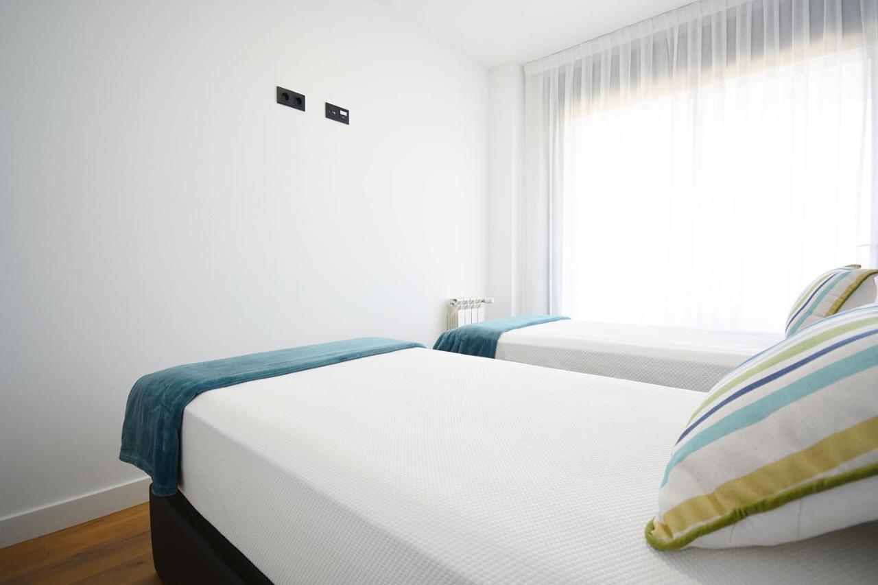Precioso Apartamento Con Piscina En 산신소 외부 사진